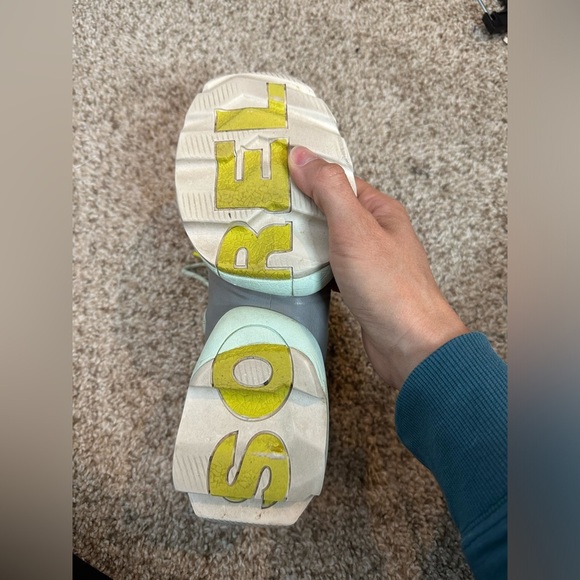 Sorel Gray and Mint Athletic Sneakers size 8 women’s - Picture 9 of 9